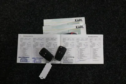 Car image 28