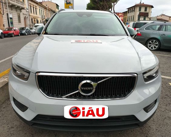 Volvo XC40 T3 Momentum 120 kW image number 3