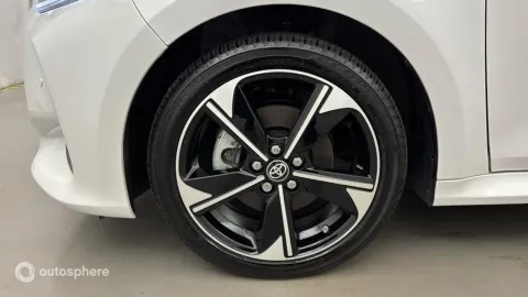 Car image 20