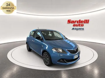 Car image 2