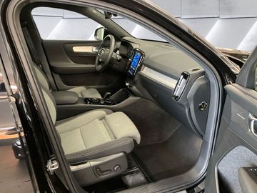 Car image 30