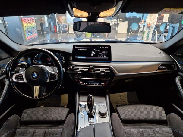 BMW 530i Touring xDrive 215 kW image number 35