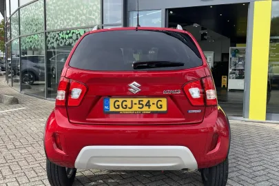 Car image 3