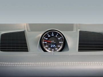 Car image 33