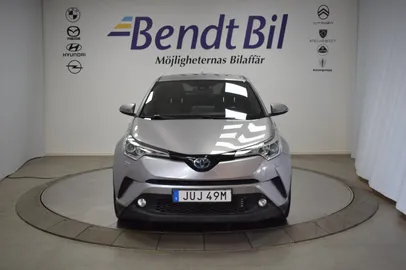 Car image 3