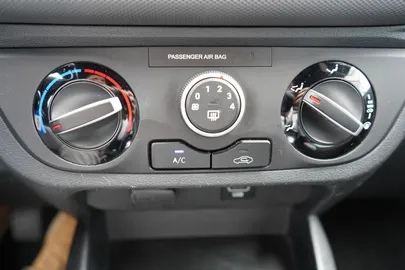 Car image 27