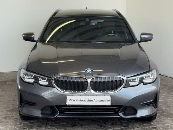 BMW 330 Touring e M Sport 215 kW image number 2