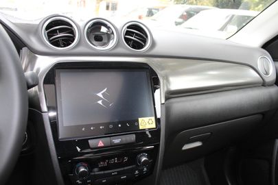 Car image 17