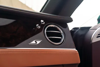 Car image 48