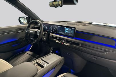 Car image 27