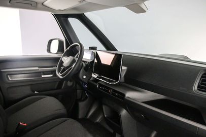 Car image 30