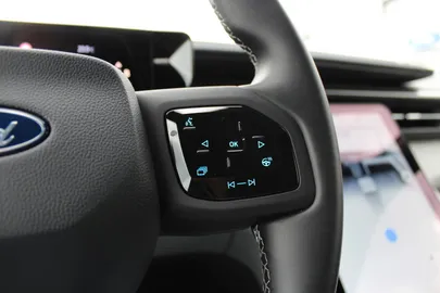 Car image 29
