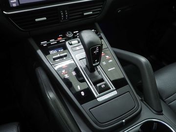 Car image 37