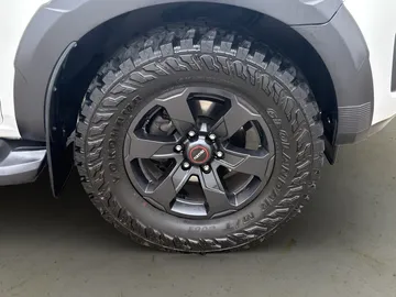 Car image 34