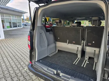 Car image 28