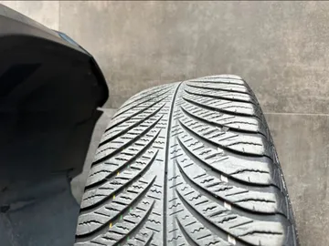 Car image 47