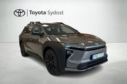 Car image 18