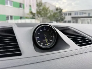 Car image 37