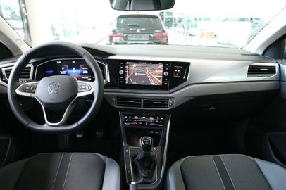 Car image 24