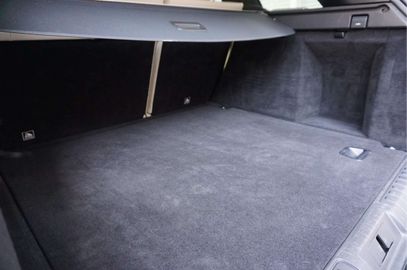 Car image 37