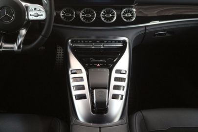 Car image 29