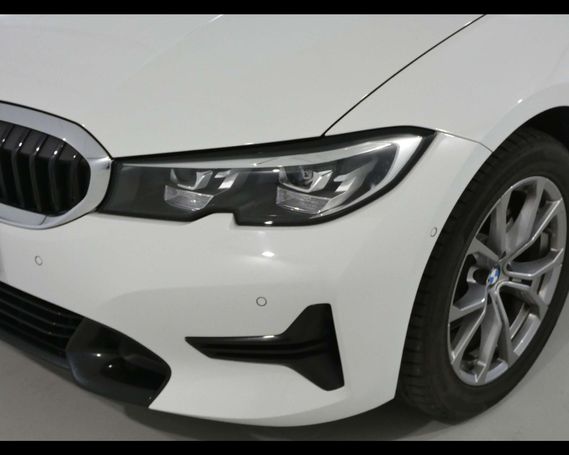 BMW 320d 140 kW image number 25