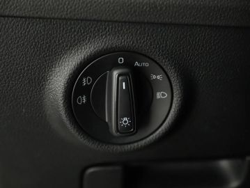 Car image 37