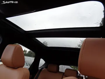 Car image 36