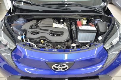 Car image 19