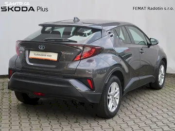 Car image 4