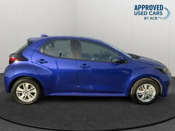 Car image 4
