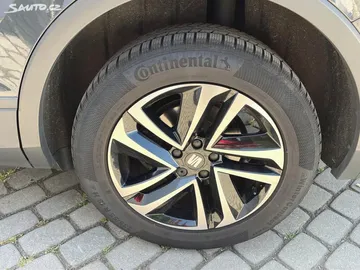 Car image 27
