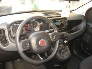 Car image 13