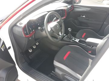 Car image 11