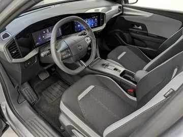 Car image 35