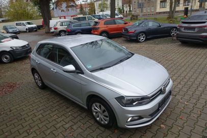 Car image 10