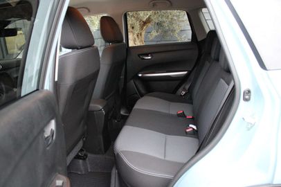 Car image 11