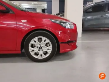 Car image 27