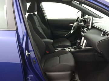 Car image 30