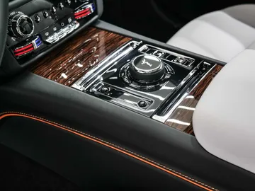 Car image 36