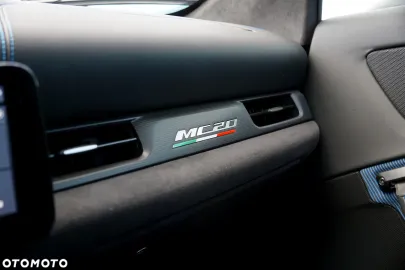 Car image 35