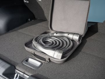 Car image 28