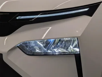 Car image 20
