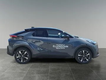 Car image 4