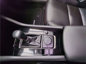 Car image 26