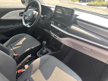 Car image 15