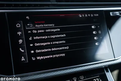 Car image 40