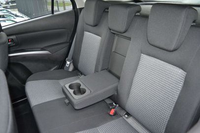 Car image 13