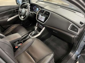 Car image 10