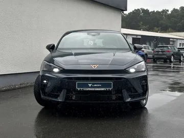 Car image 24